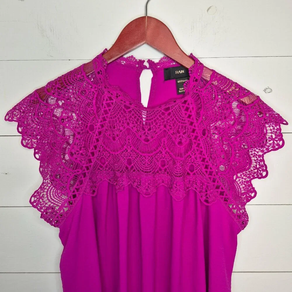 Rain Womens Fuchsia Crochet Lace Cap Sleeve Blouse L - Picture 2 of 7